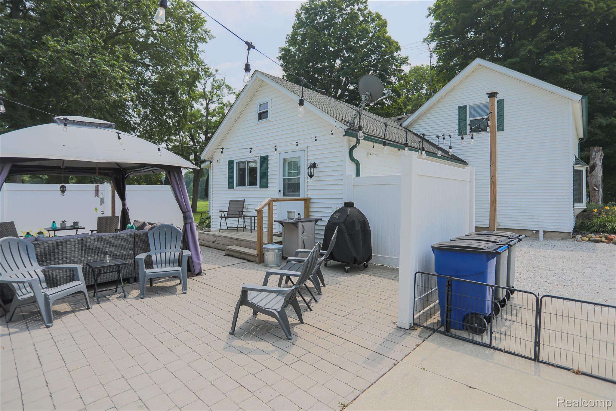 Clyde Township, Michigan 48049, United States, 3 Bedrooms Bedrooms, ,3 BathroomsBathrooms,Residential,Pending,182247