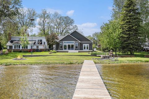 9693 BEVERLY Drive Hamburg Township MI 48143