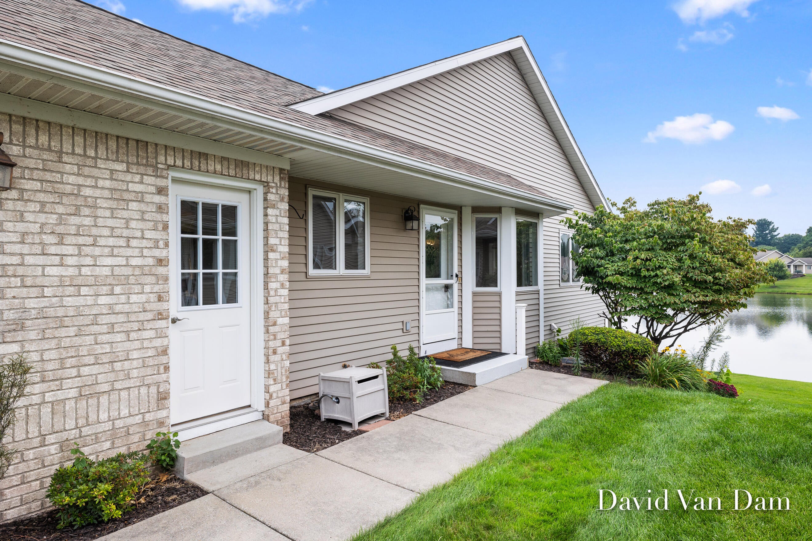 1706 Lisa Drive SW