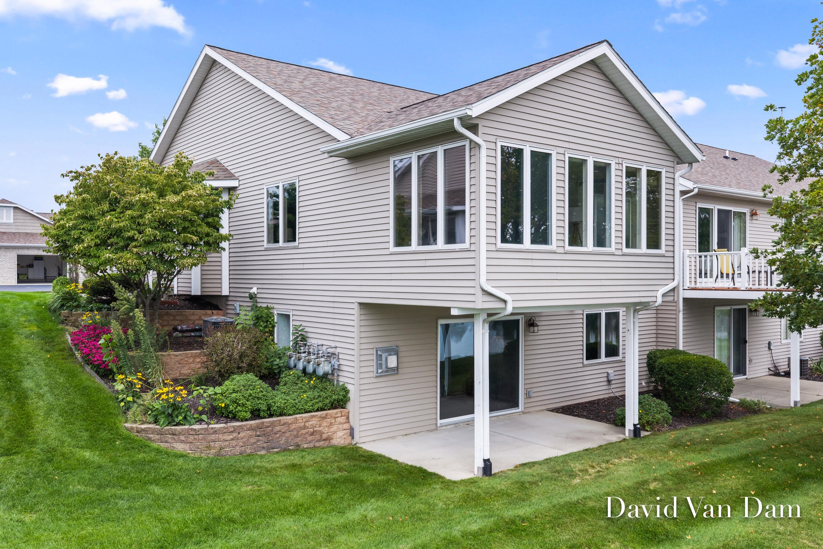 1706 Lisa Drive SW