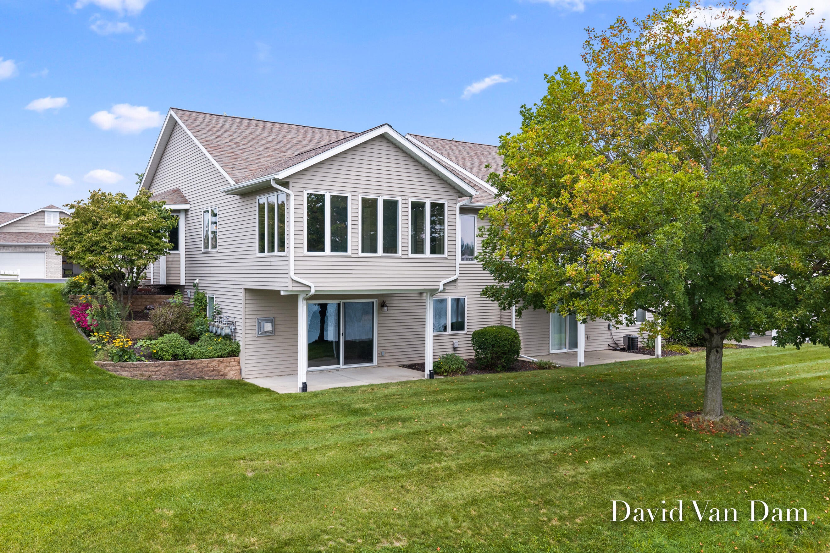 1706 Lisa Drive SW