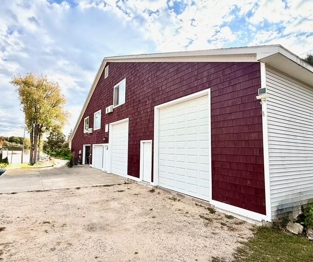 7430/7428 Hansen Trail