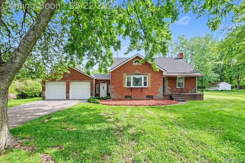 Photo of 1093 W Maple Avenue, Mundy Township, MI 48507 (MLS # 20261036562)