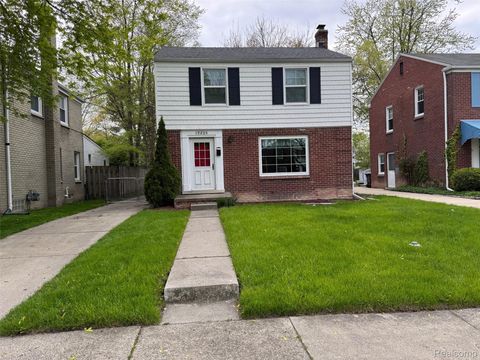 19235 Raymond Street Grosse Pointe Woods City MI 48236