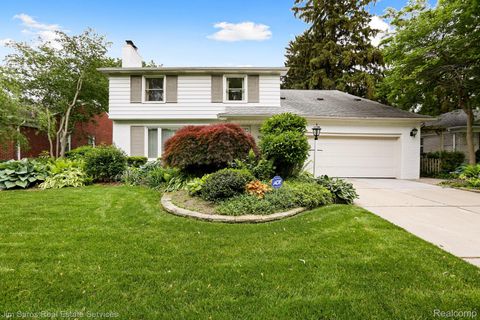 20114 Fairway Drive Grosse Pointe Woods City MI 48236