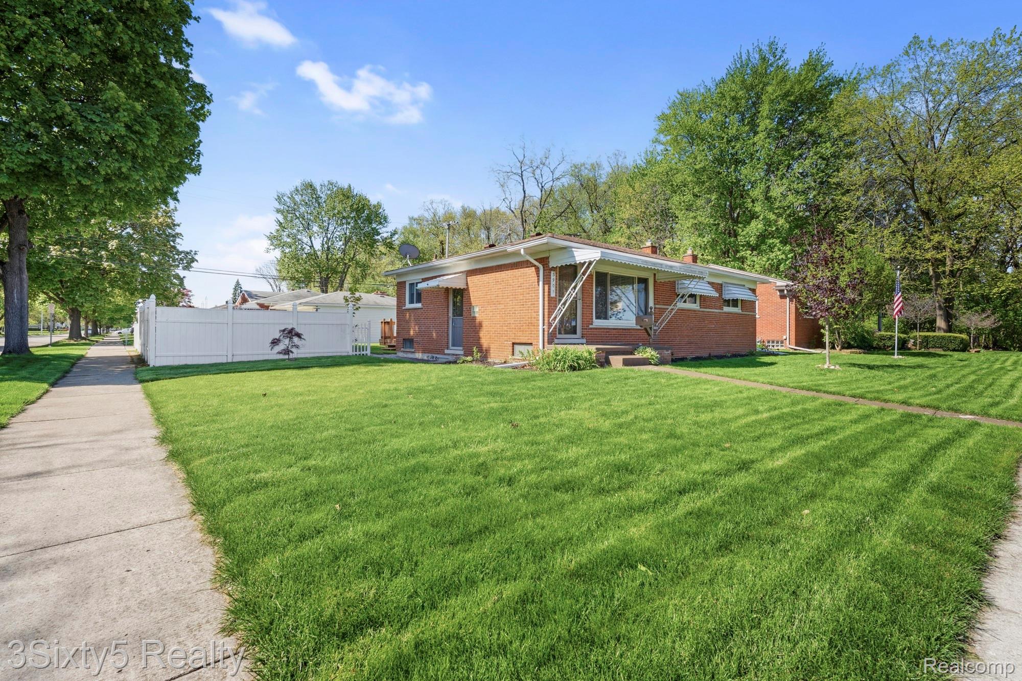 3901 Marian Drive