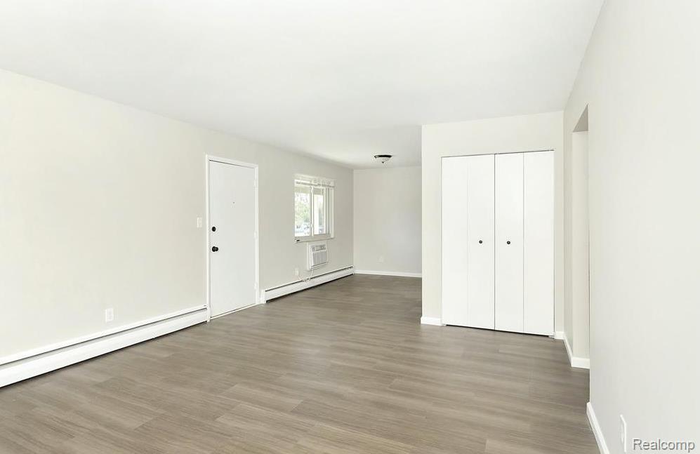 3330 GREENFIELD Road 22