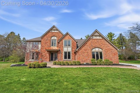 Photo of 1906 Independence Court, Rochester Hills City, MI 48306 (MLS # 20261028124)