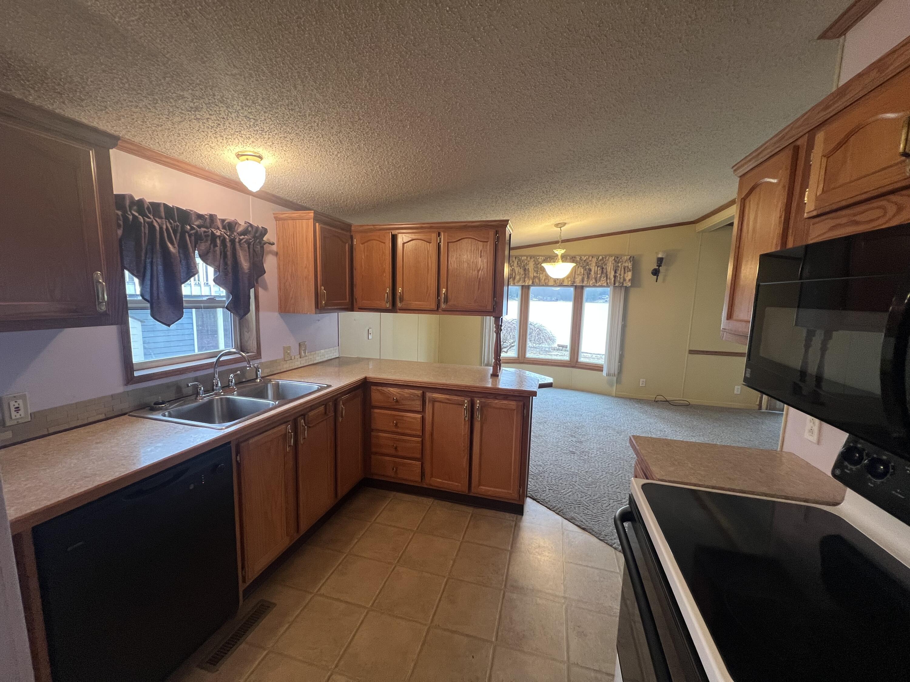 12515 S Rosemary Avenue