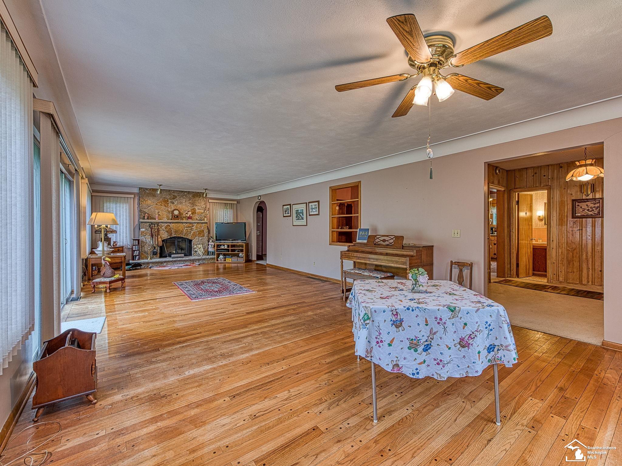 Whiteford Township, Michigan 49267, United States, 4 Bedrooms Bedrooms, ,2 BathroomsBathrooms,Residential,Pending,129617