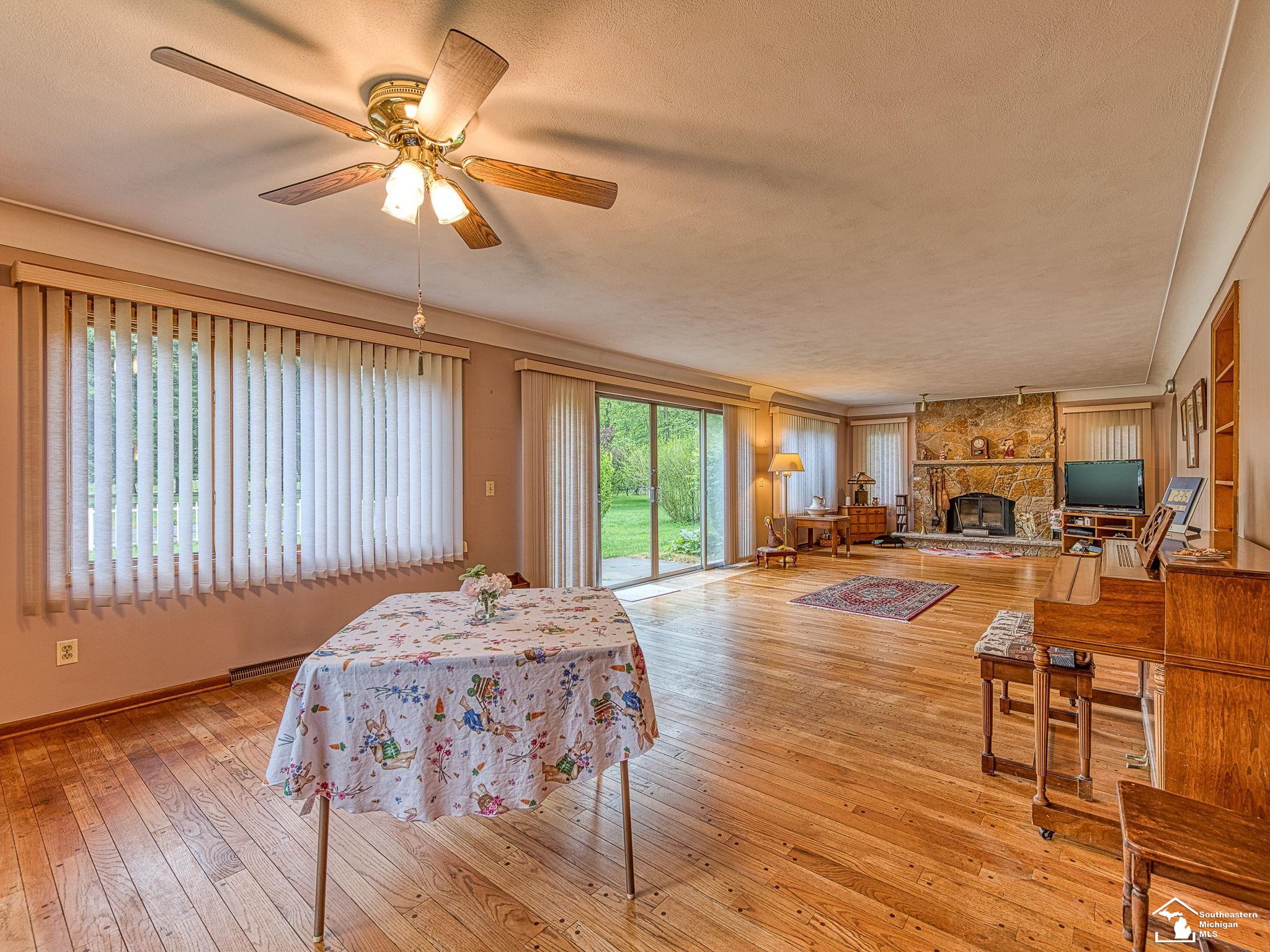 Whiteford Township, Michigan 49267, United States, 4 Bedrooms Bedrooms, ,2 BathroomsBathrooms,Residential,Pending,129617