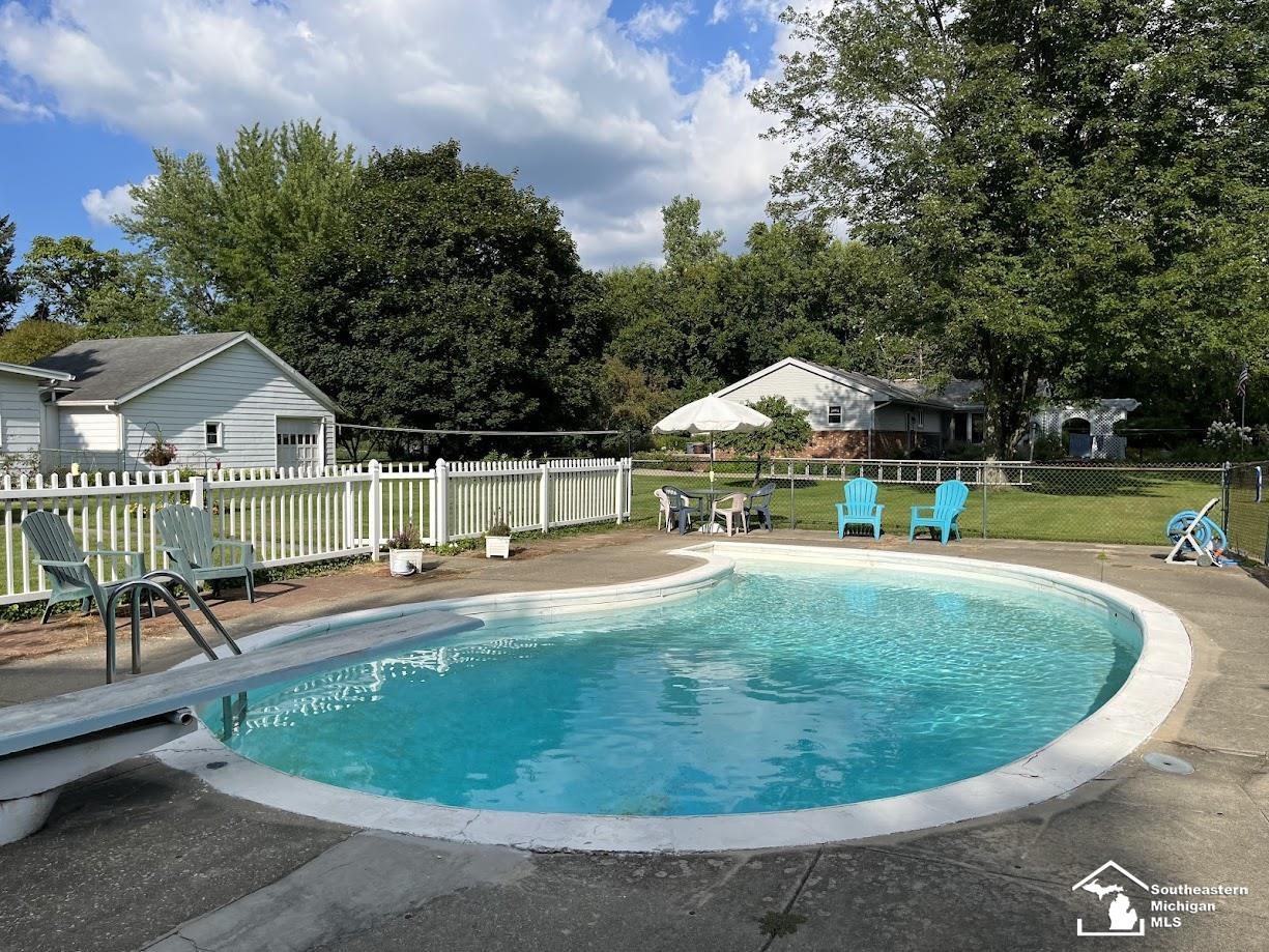 Whiteford Township, Michigan 49267, United States, 4 Bedrooms Bedrooms, ,2 BathroomsBathrooms,Residential,Pending,129617