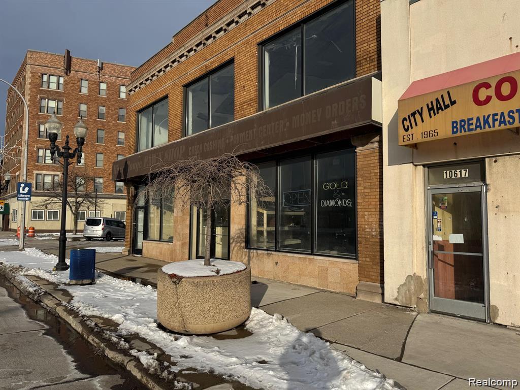 10617 W JEFFERSON Avenue