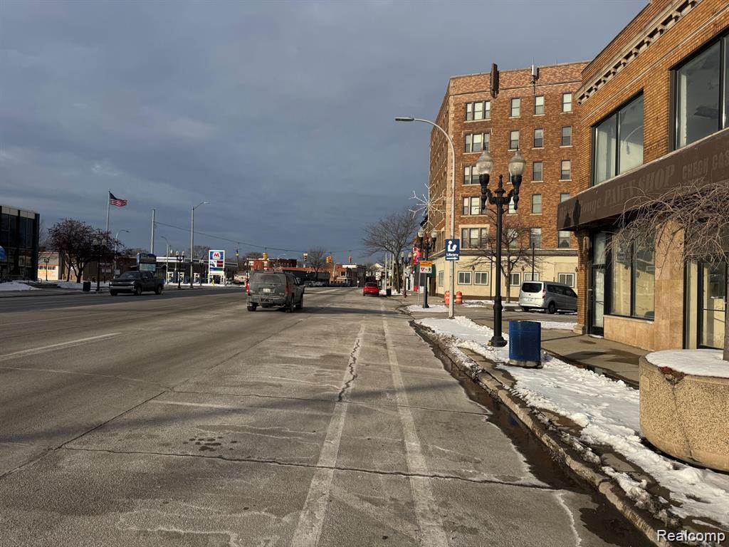 10617 W JEFFERSON Avenue