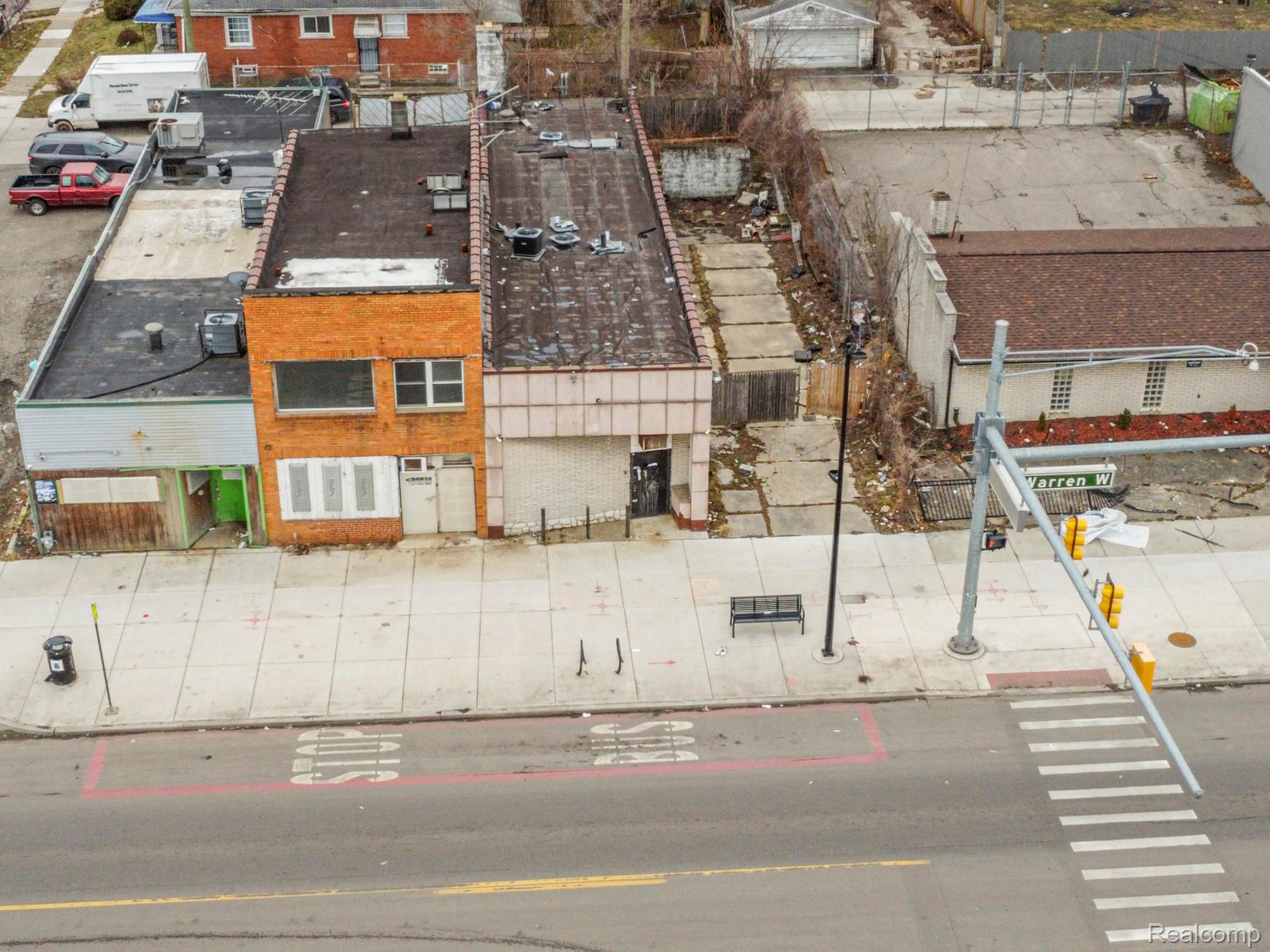 16815 W Warren Avenue