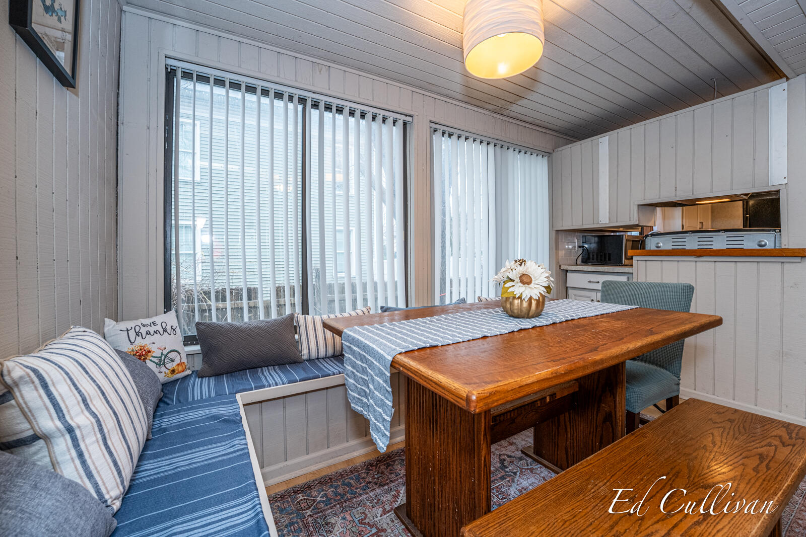 211 N Division Street