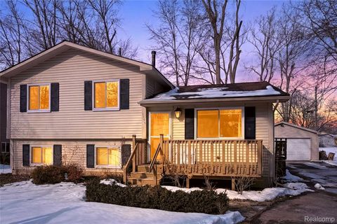 1155 Seabury Drive Orion Charter Township MI 48362