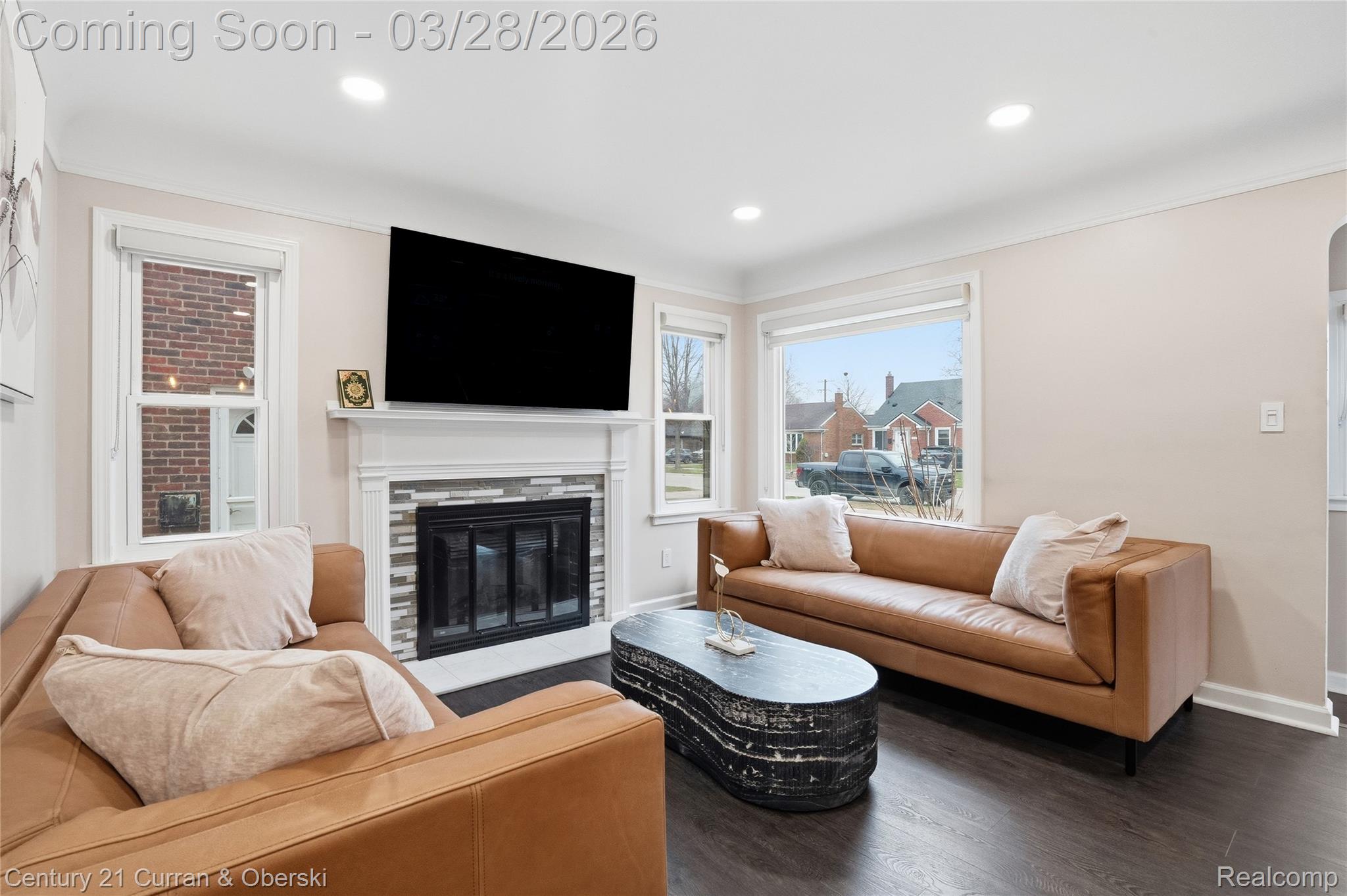 1621 Robindale Avenue