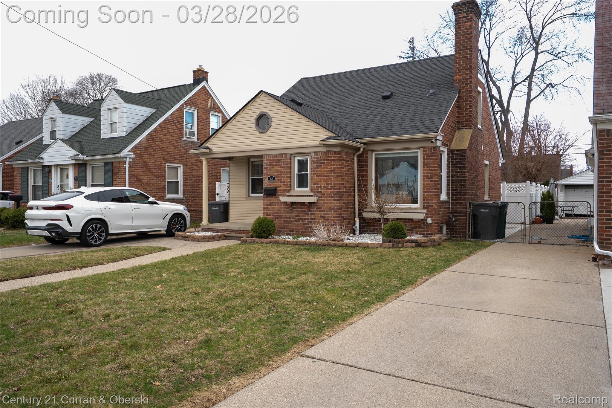 1621 Robindale Avenue