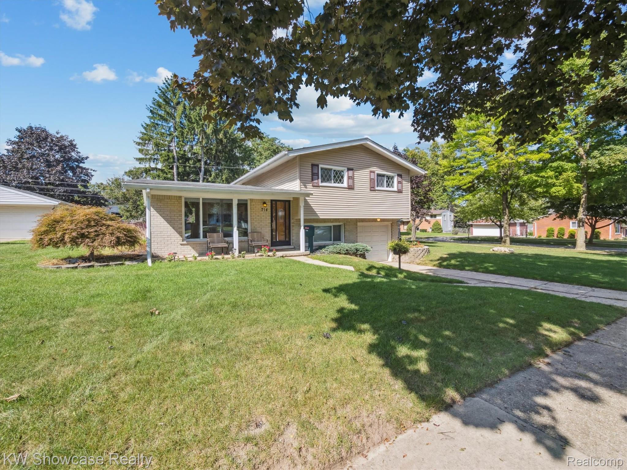 714 Sweetbriar