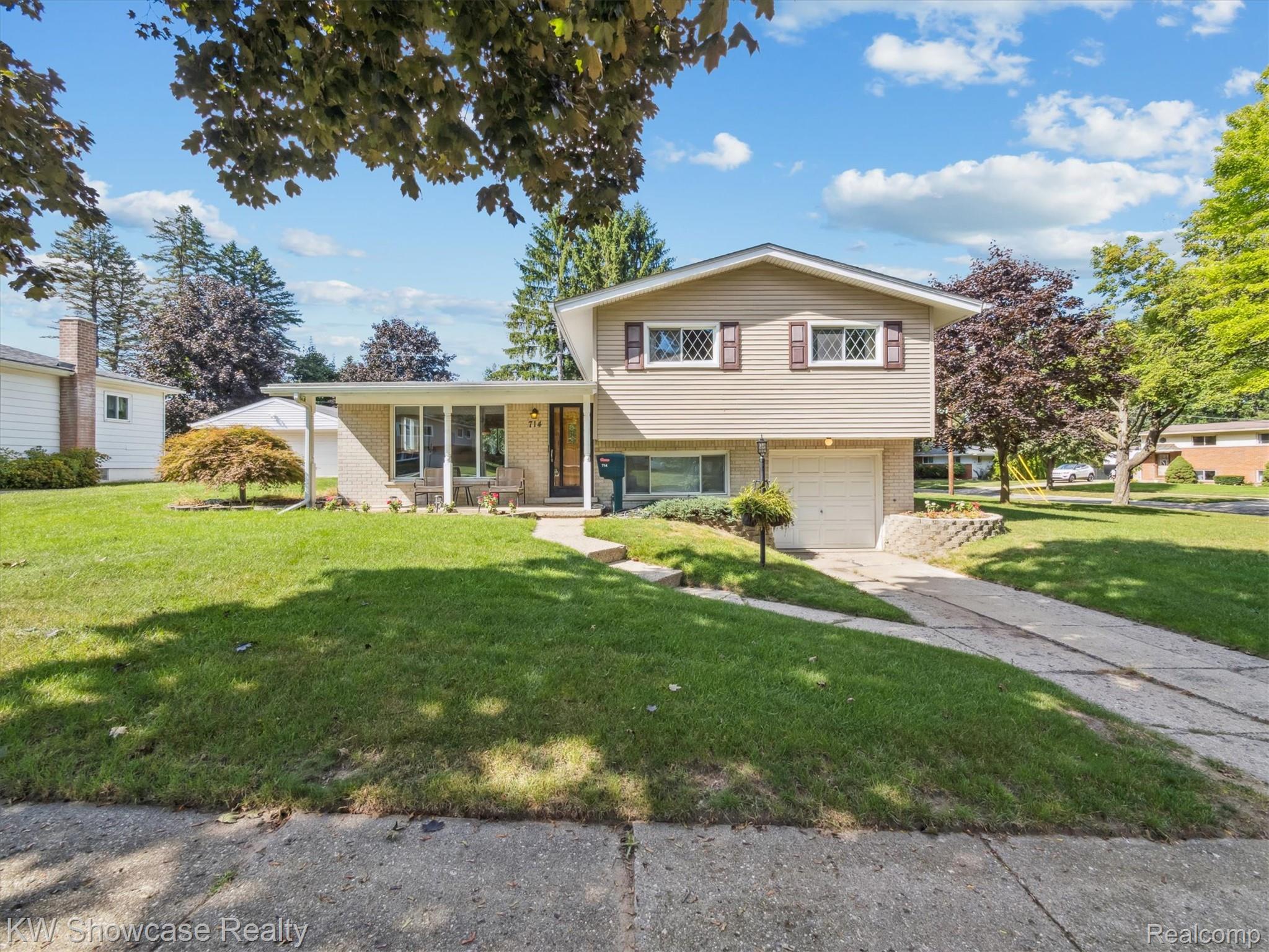 714 Sweetbriar