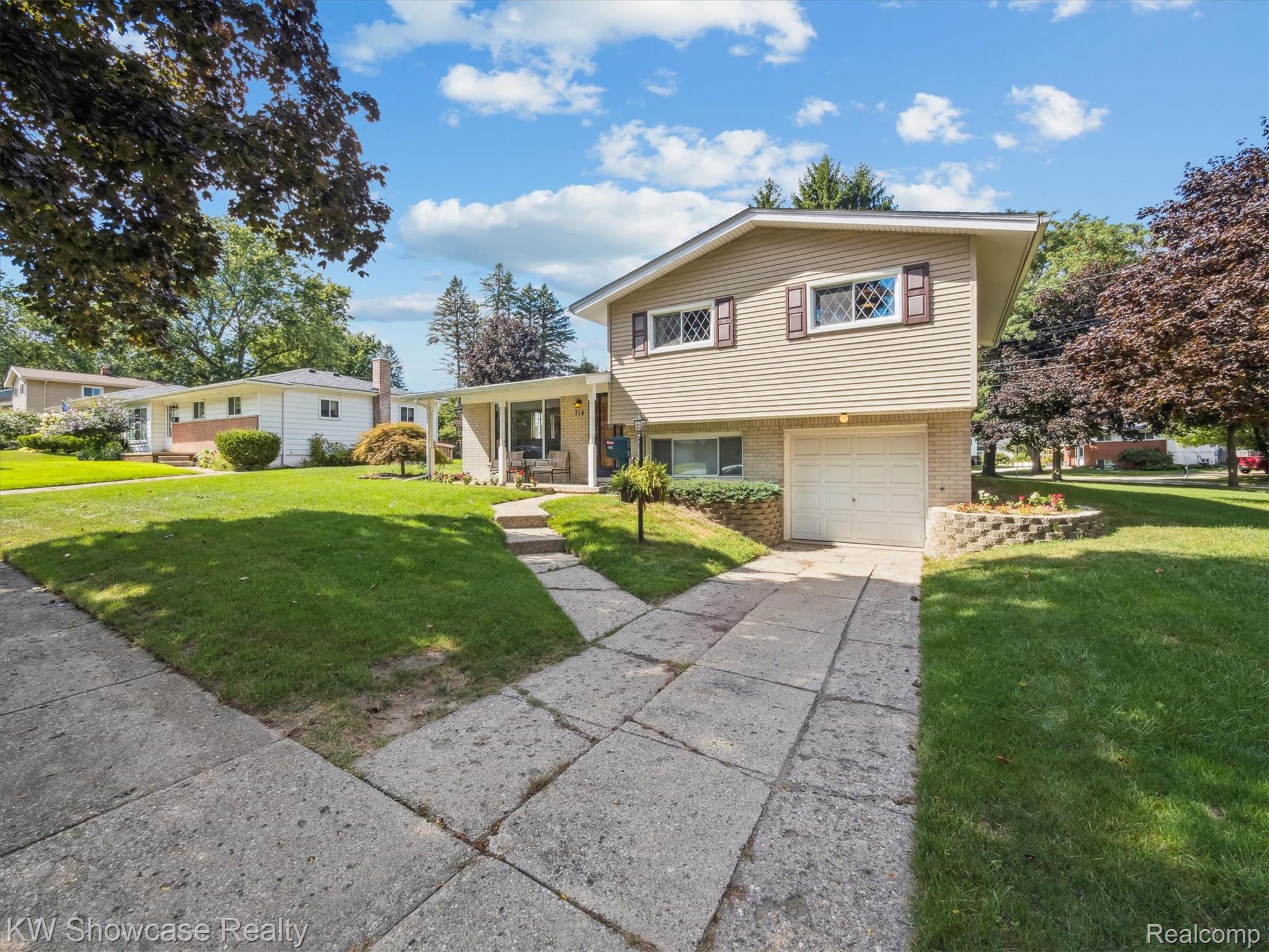 714 Sweetbriar