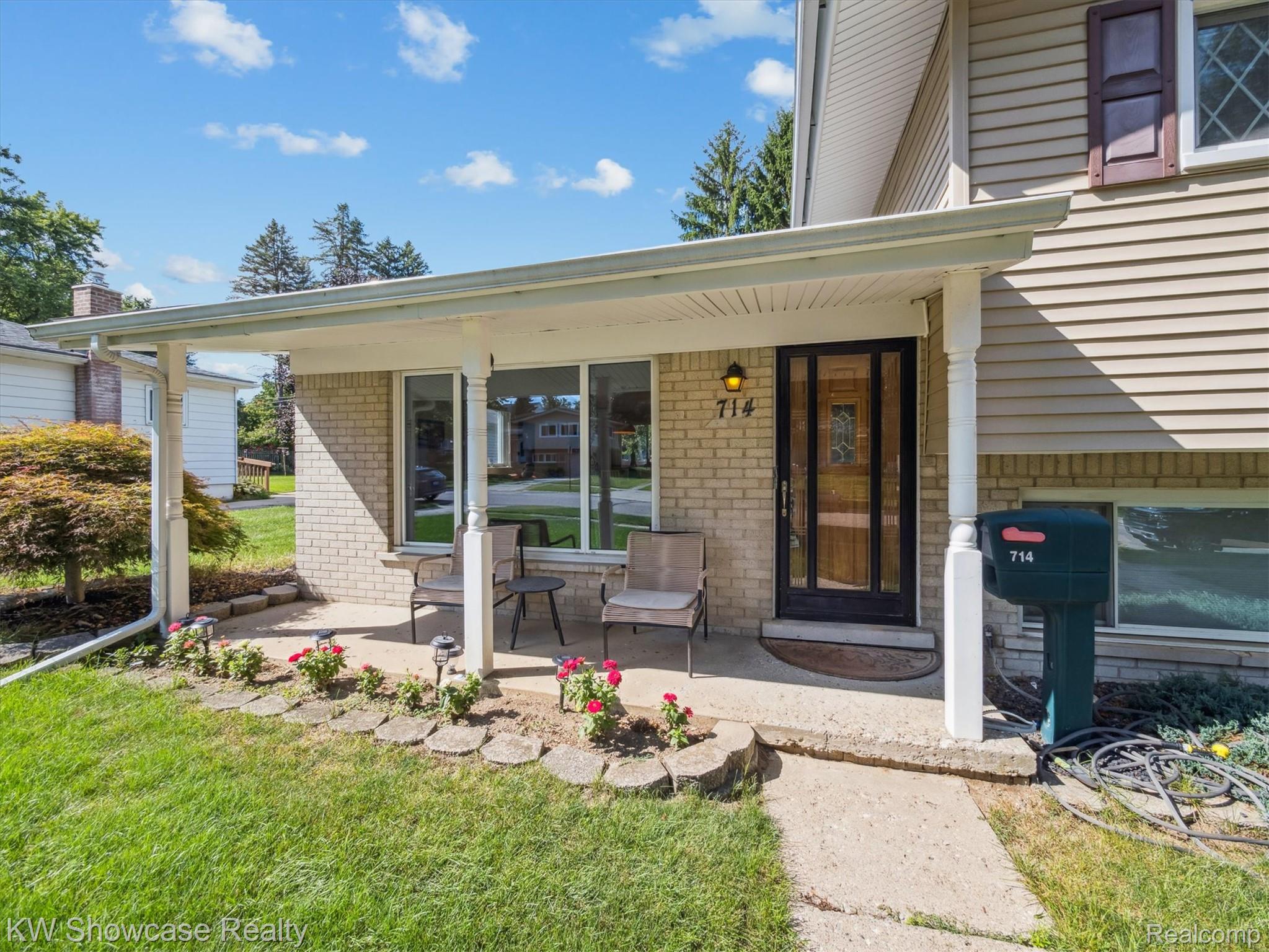714 Sweetbriar