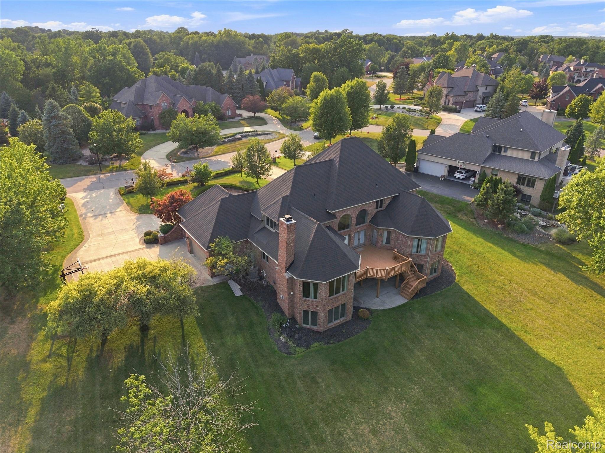 8263 Pine Hollow Trail