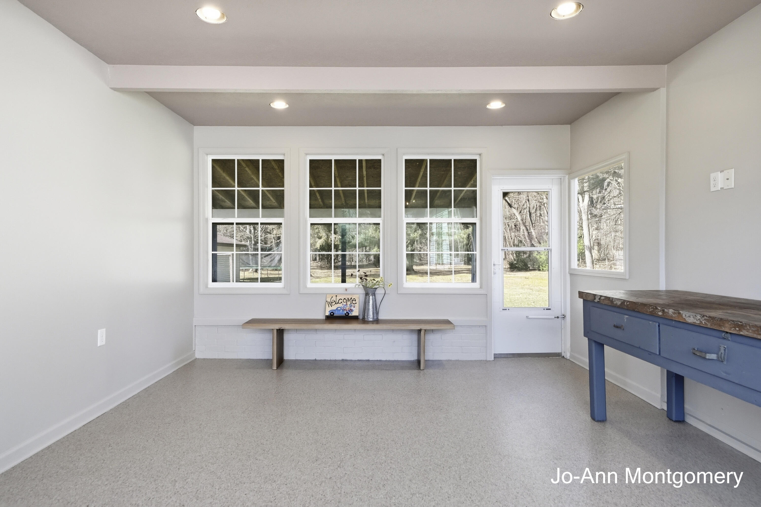 5247 Lake Harbor Road