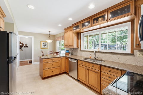 Tiny photo for 932 S Reading Road, Bloomfield Charter Township, MI 48304 (MLS # 20261069264)