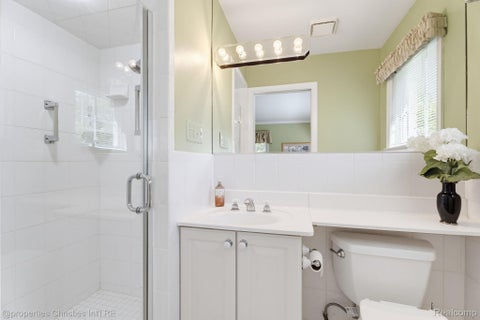Tiny photo for 932 S Reading Road, Bloomfield Charter Township, MI 48304 (MLS # 20261069264)
