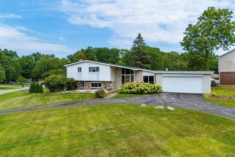 5590 Pembury West Bloomfield Charter Township MI 48322