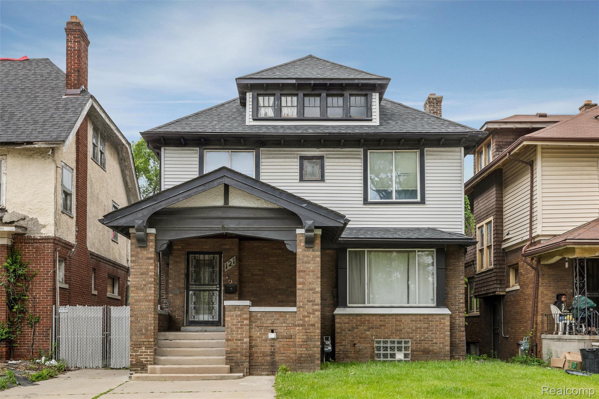 121 Colorado Street