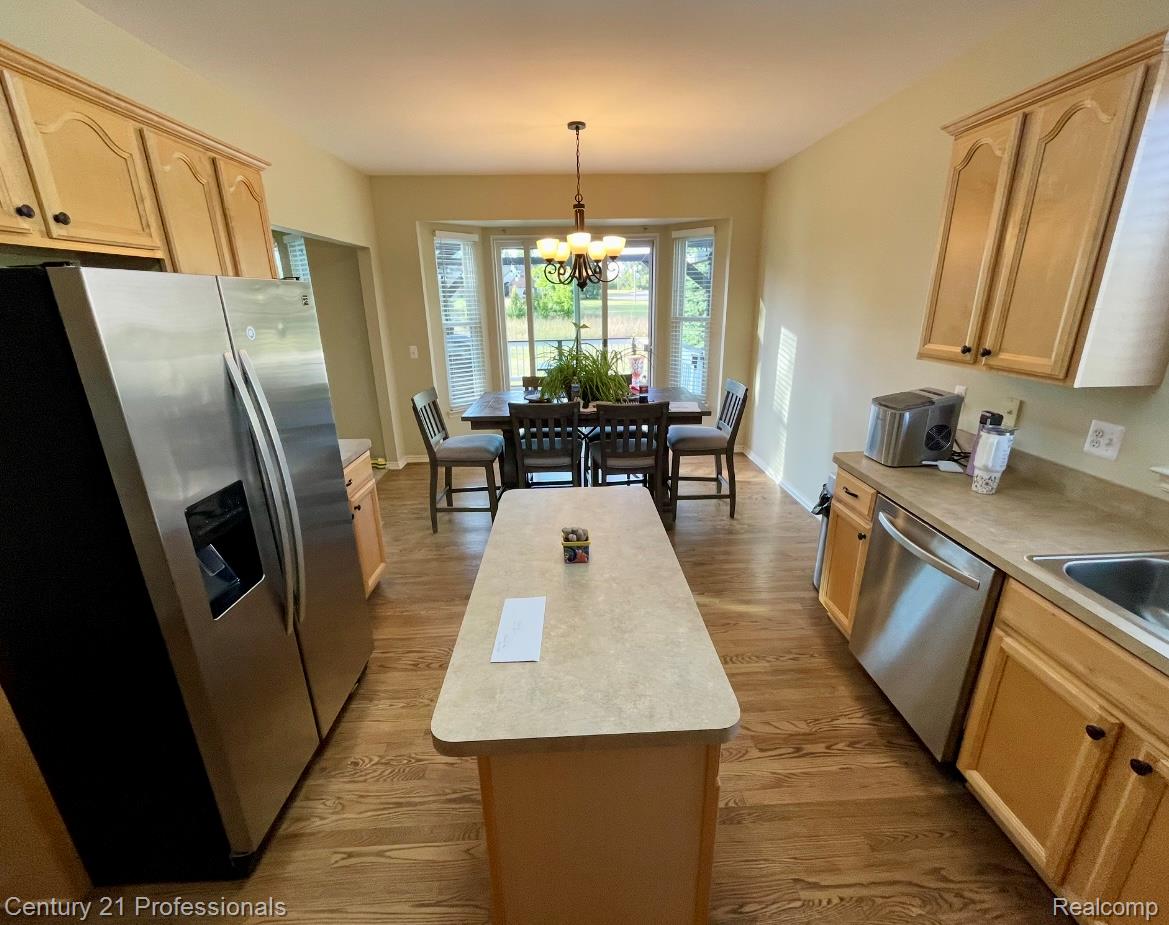 778 W Peninsula Court