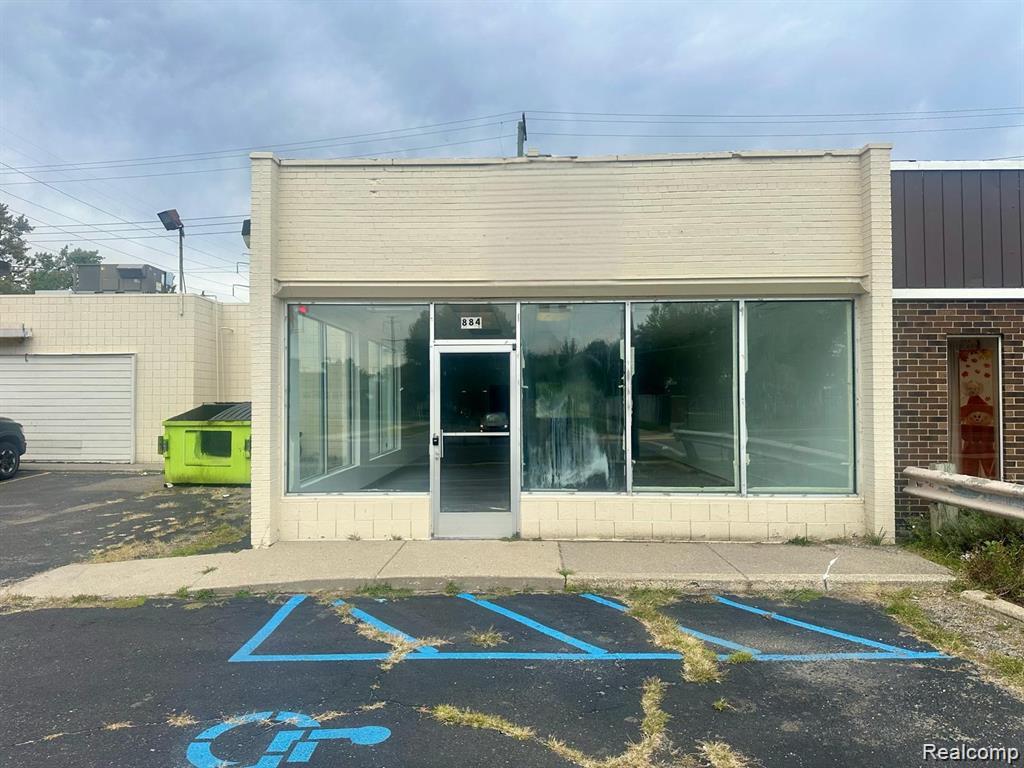 884 Ford Avenue