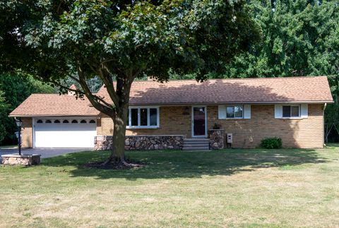 219 Ottawa Drive Troy City MI 48085