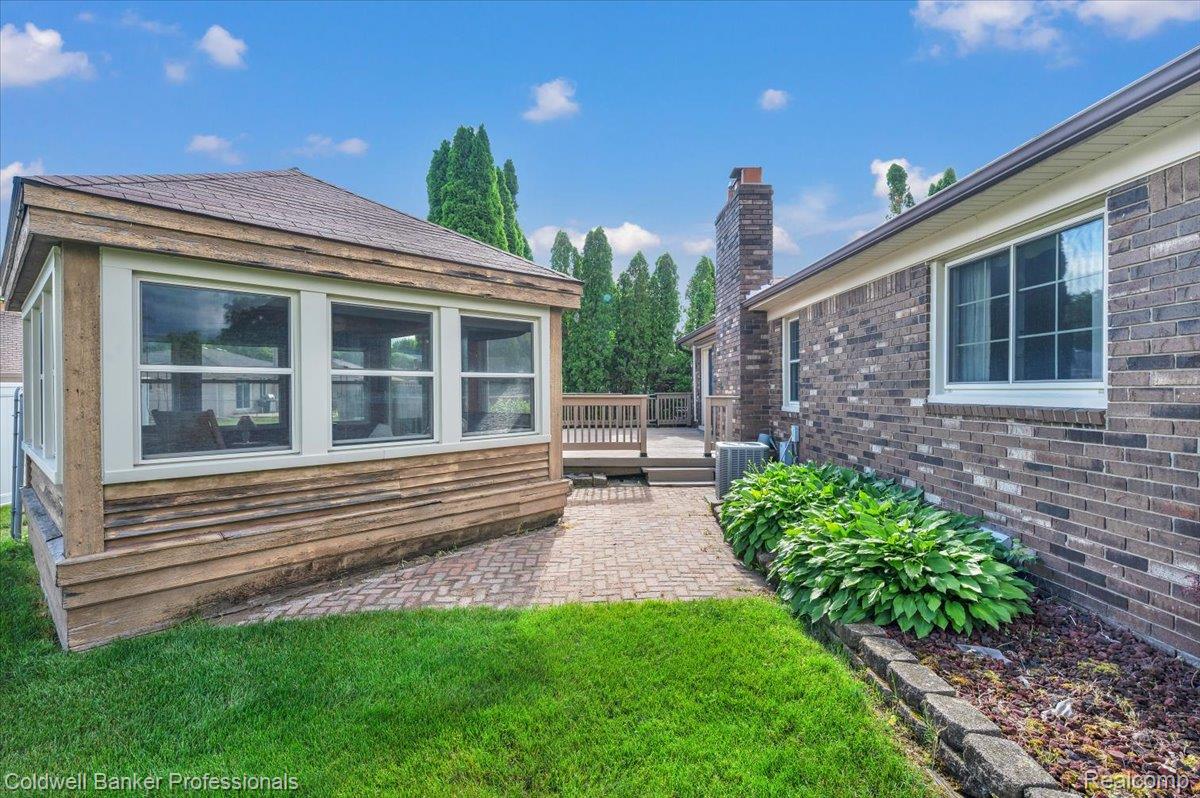 5015 Fox Hill Drive