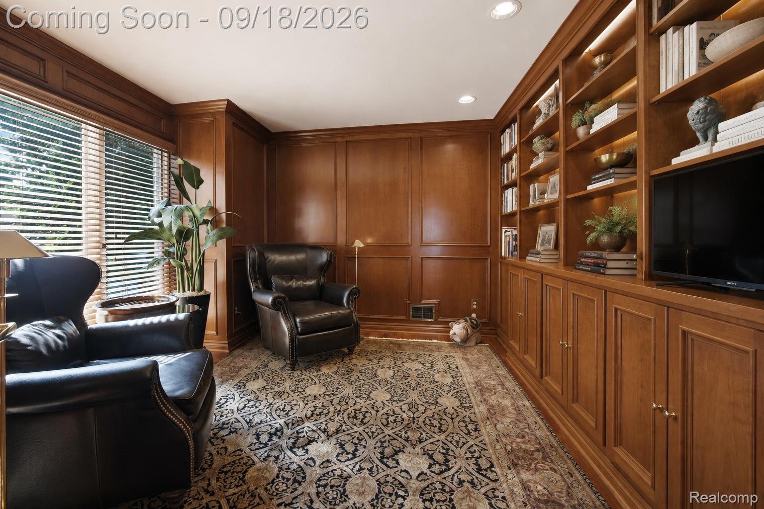 1123 Ivyglen Circle