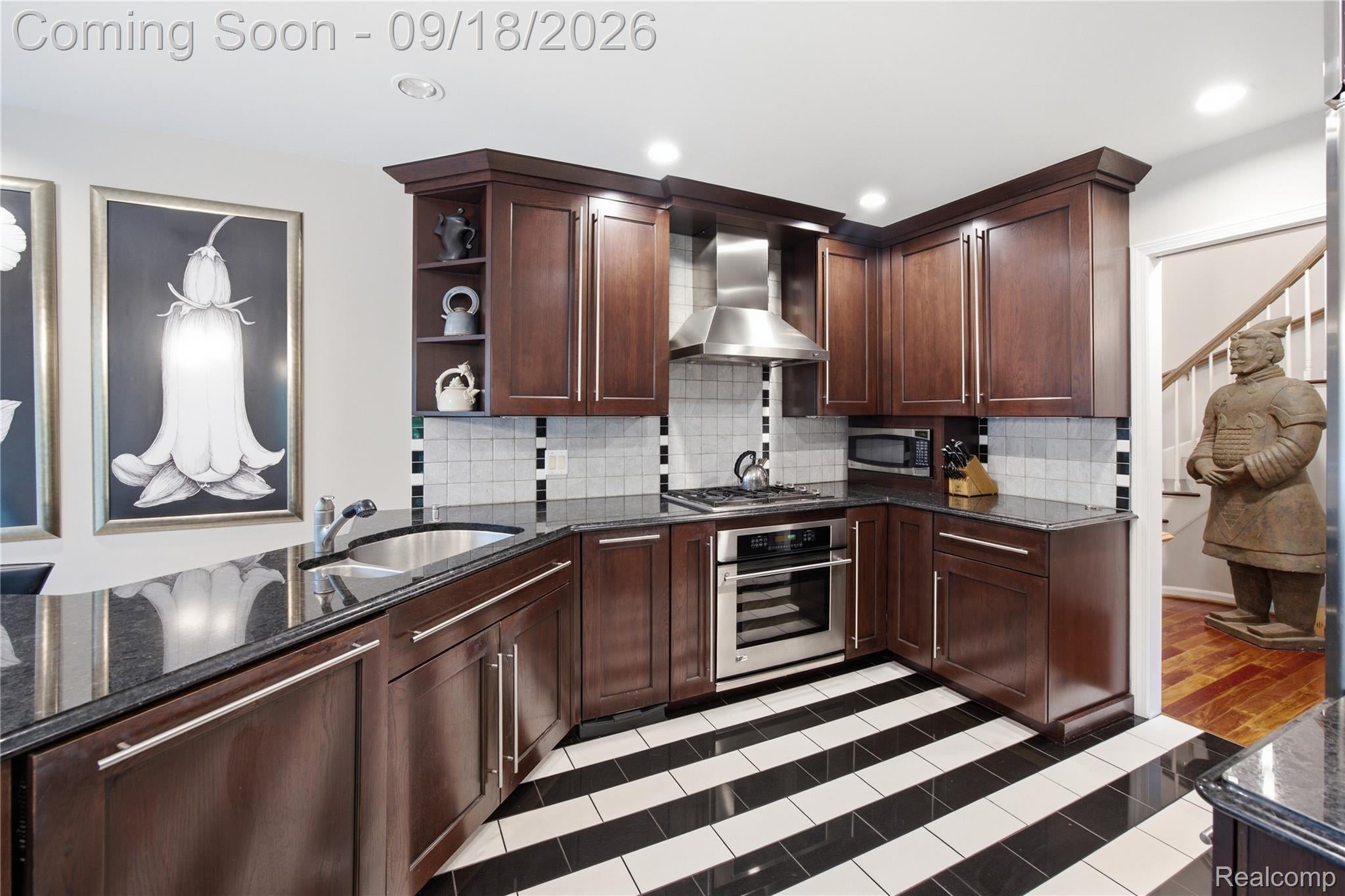 1123 Ivyglen Circle