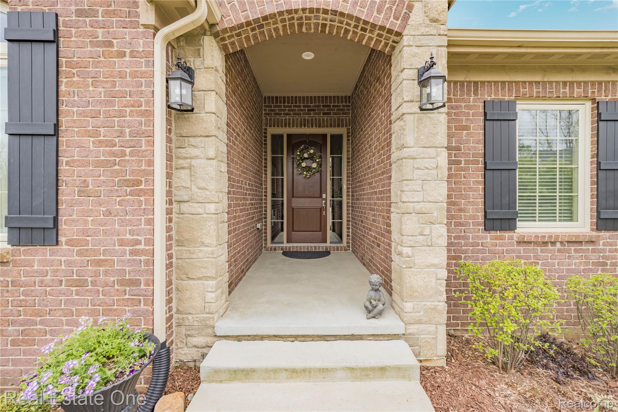 49031 Honey Tree Court Court