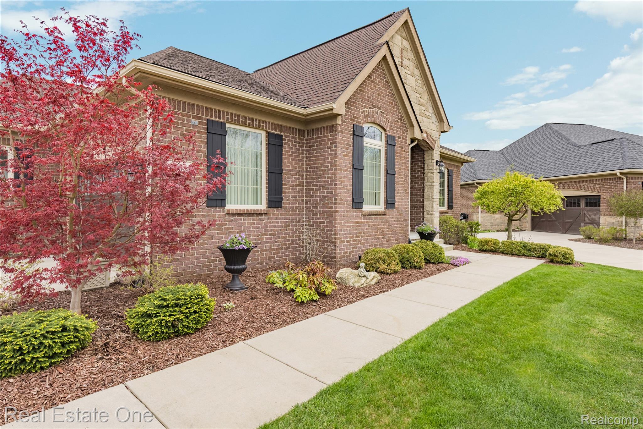 49031 Honey Tree Court Court