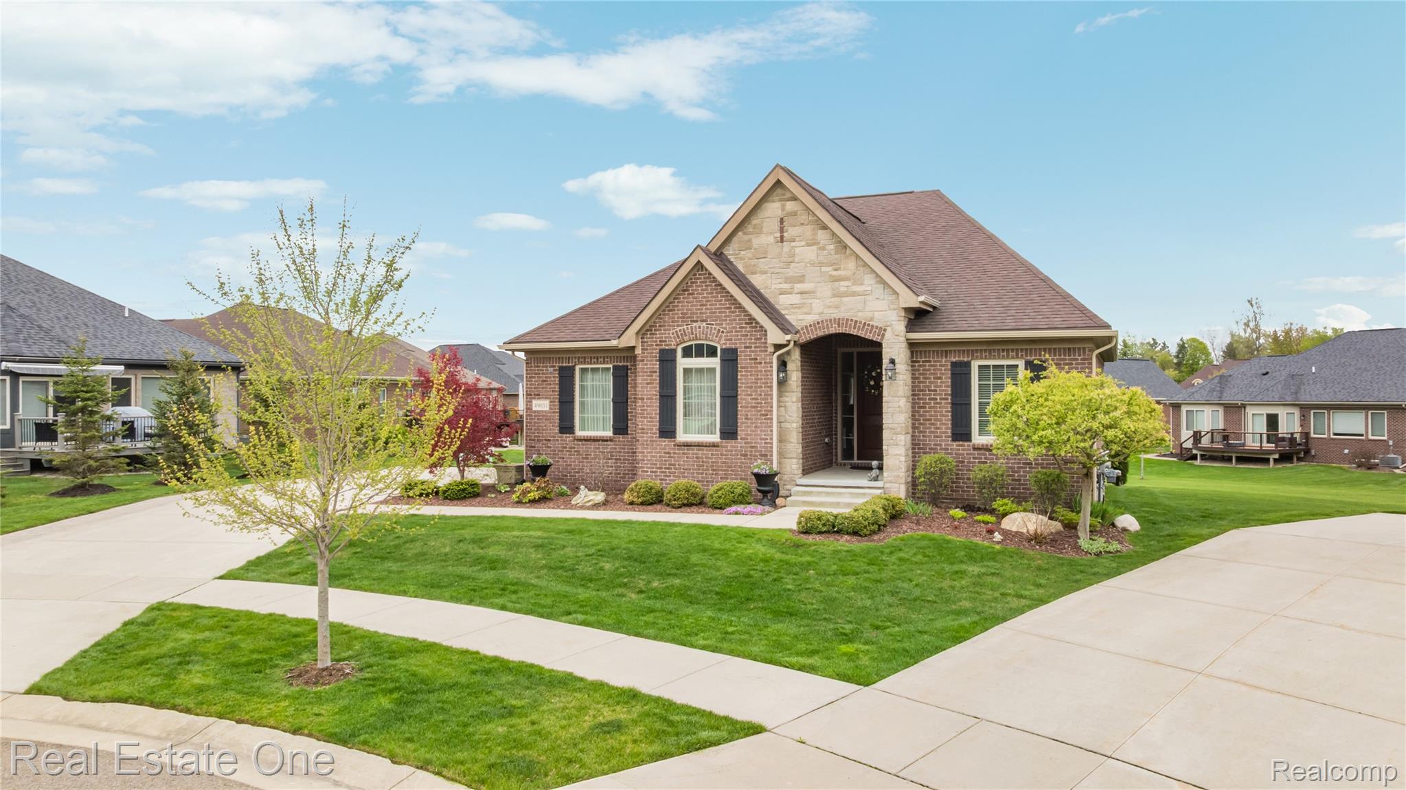 49031 Honey Tree Court Court