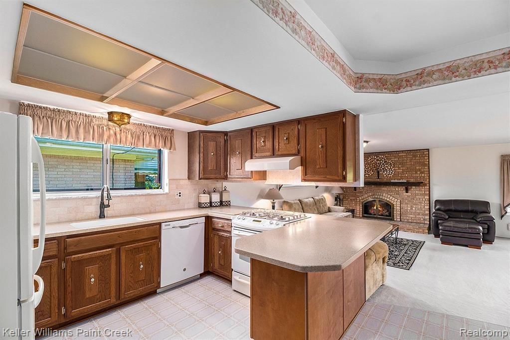 13421 KINGSVILLE Drive