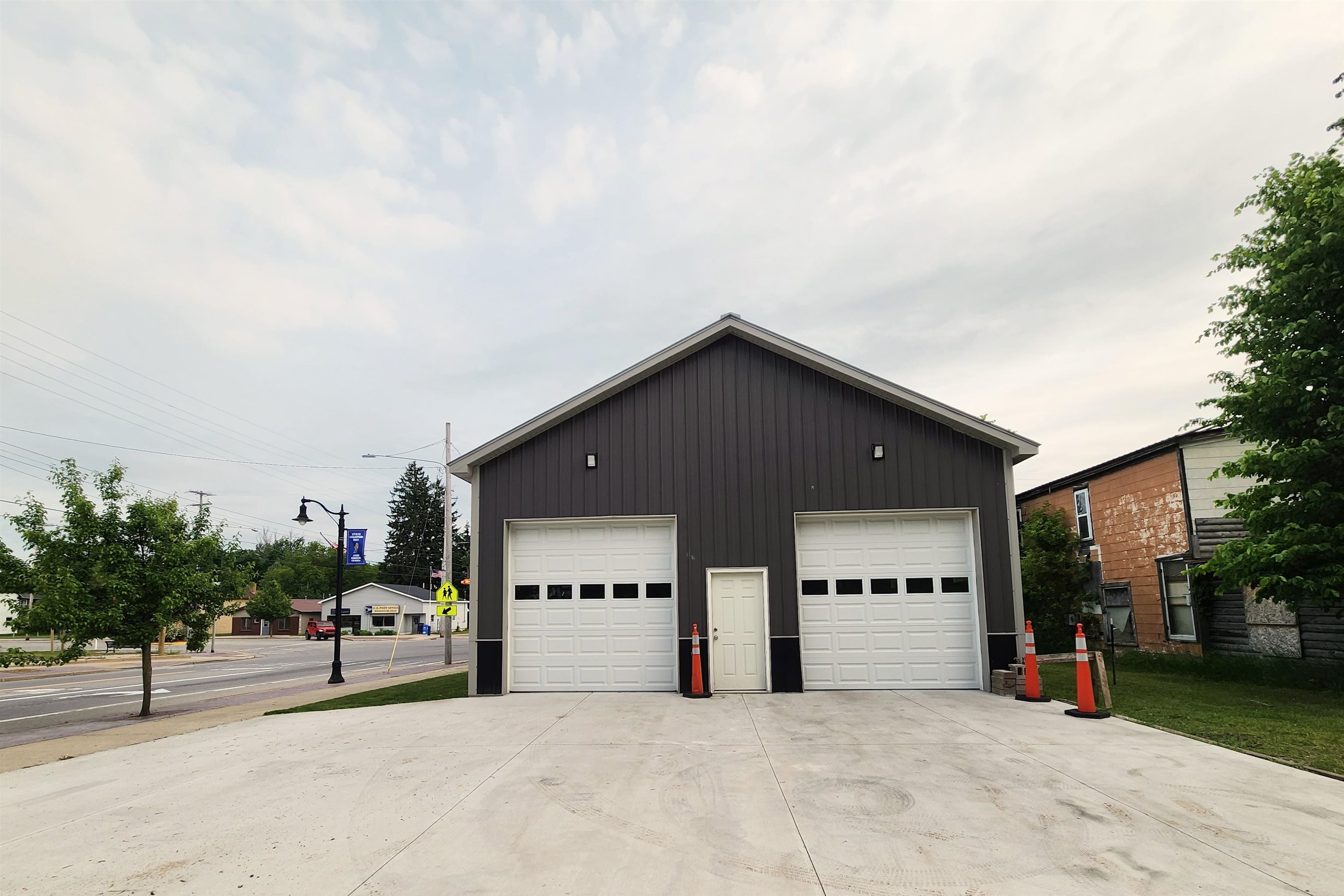 102 + 3 W Wexford Avenue