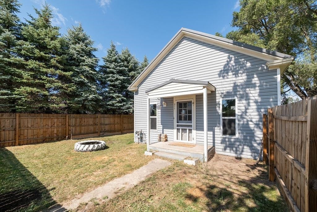 211 Oak