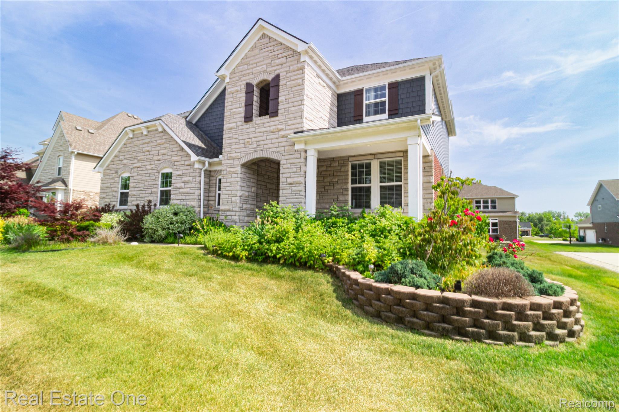 2959 MONTGOMERY Circle