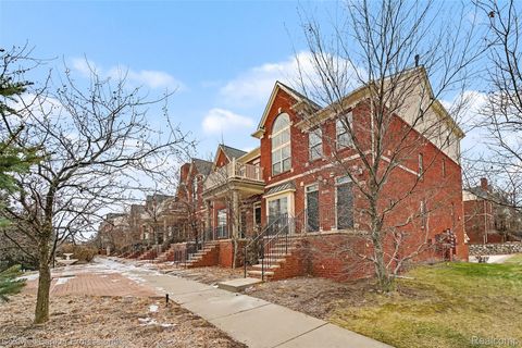 1582 Devon Lane Troy City MI 48084