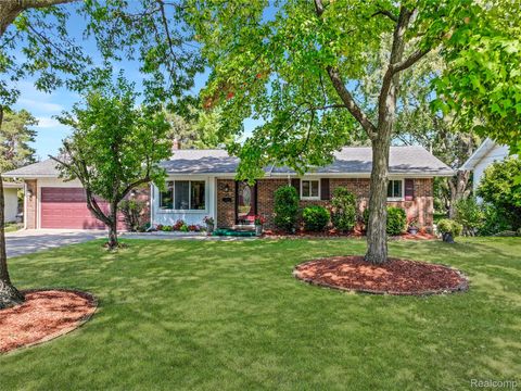 65 1st Street Oxford Village MI 48371