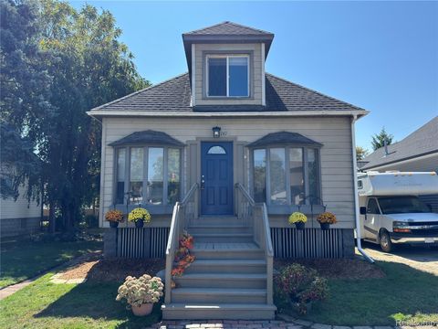 747 Cherry Street Wyandotte City MI 48192