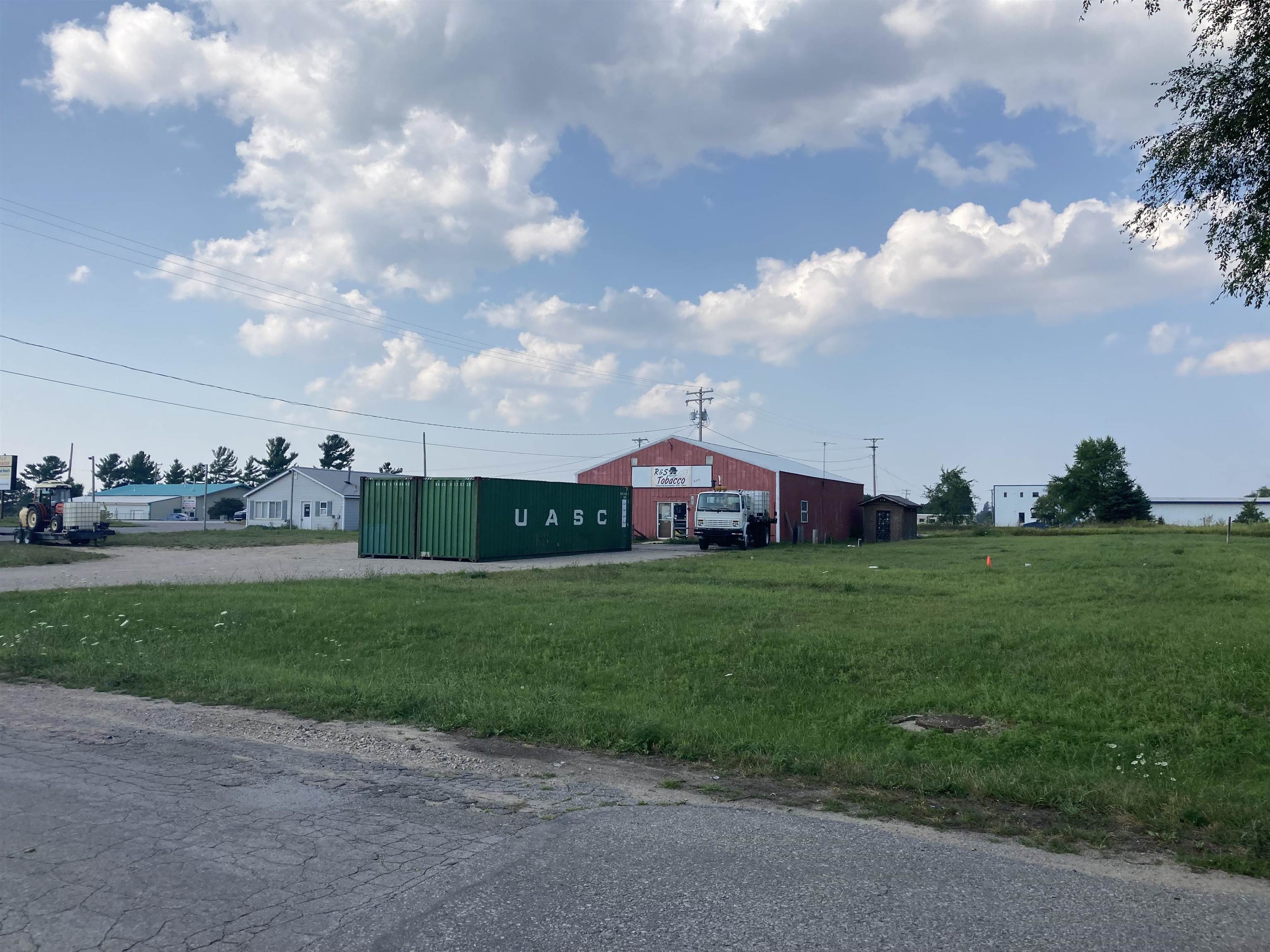 305 S US-31